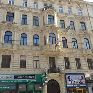 Hoheschule Levade Apartment